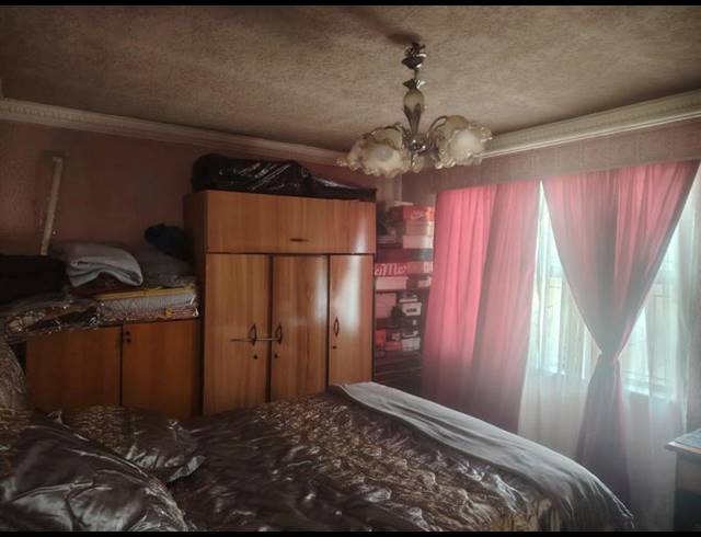2 BEDROOM HOUSE FOR SALE IN TSAKANE